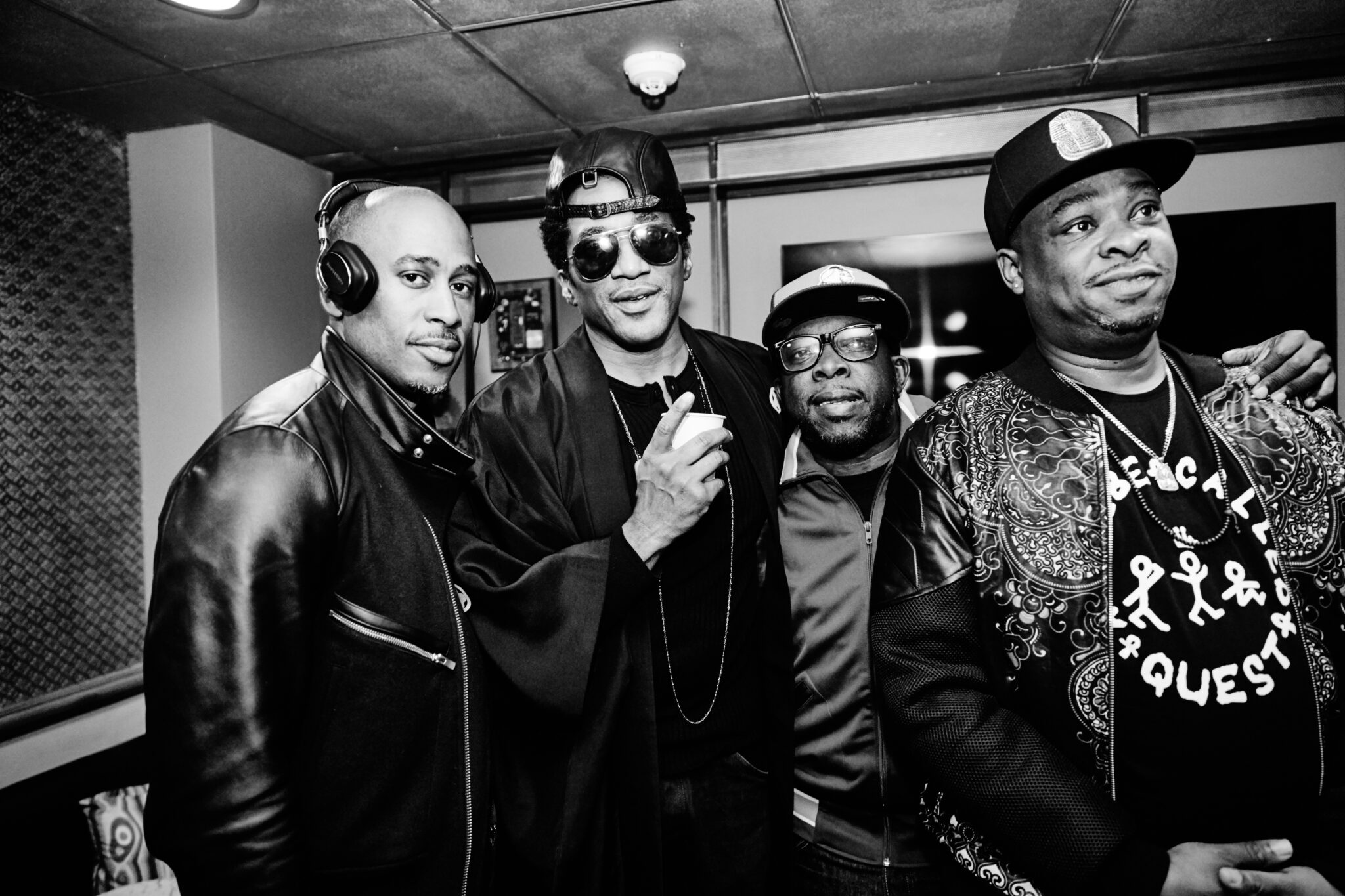 Called quest. A Tribe Called Quest. A Tribe Called Quest album. ATCQ. A Tribe Called Quest фото.